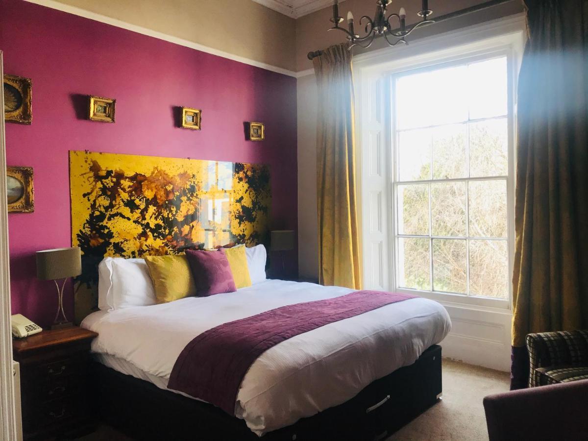 Clarence Court Hotel Челтнем Екстер'єр фото