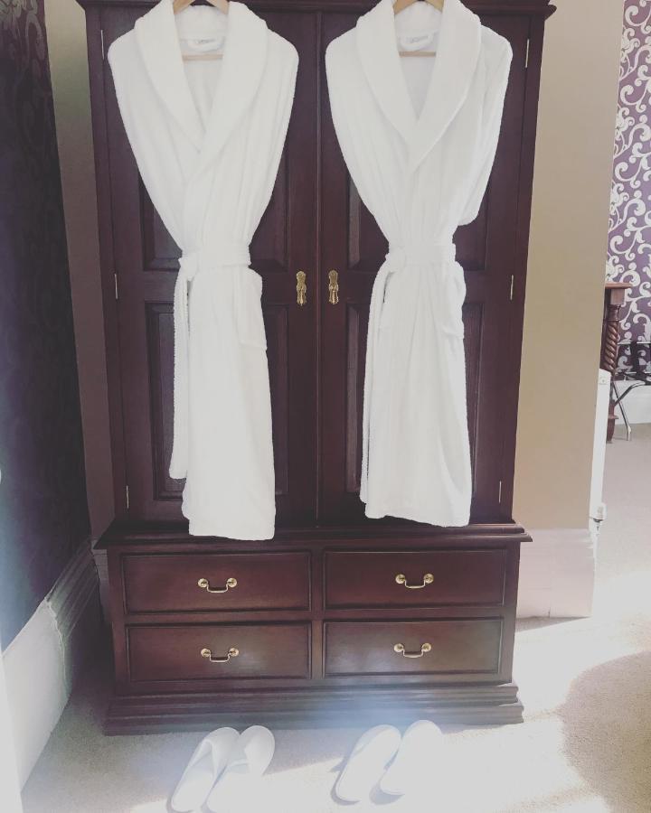 Clarence Court Hotel Челтнем Екстер'єр фото