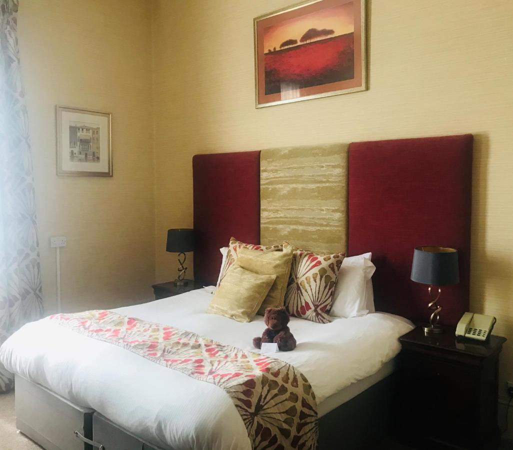 Clarence Court Hotel Челтнем Екстер'єр фото