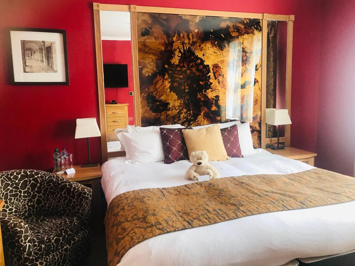Clarence Court Hotel Челтнем Екстер'єр фото