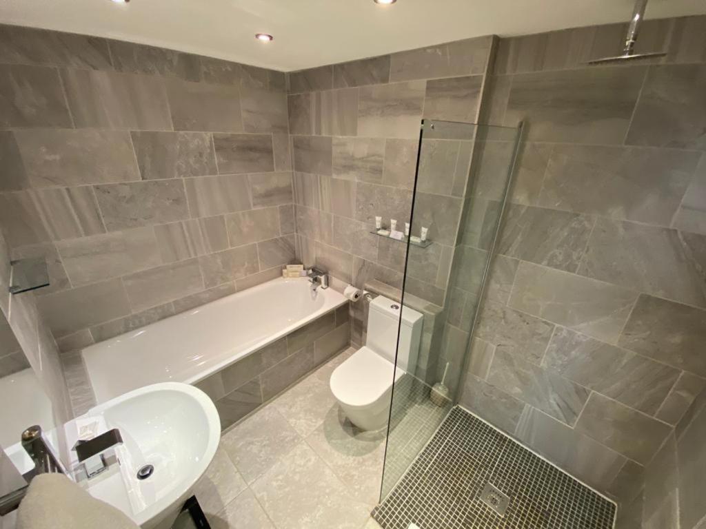 Clarence Court Hotel Челтнем Екстер'єр фото