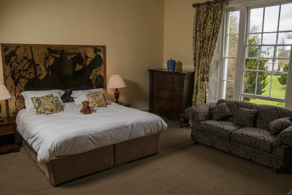 Clarence Court Hotel Челтнем Екстер'єр фото
