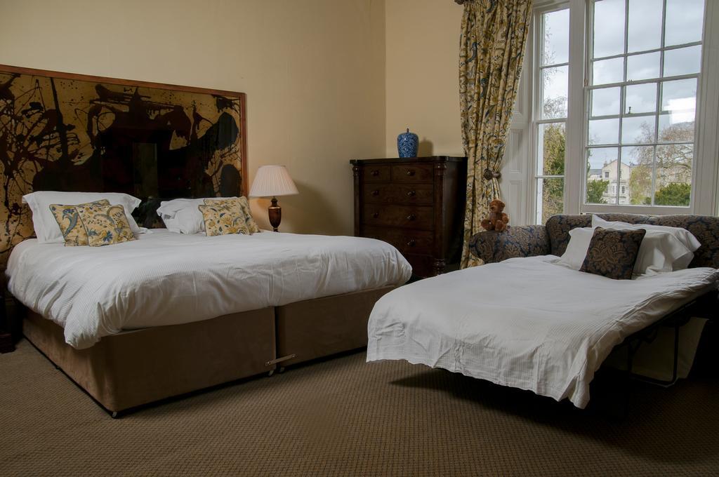 Clarence Court Hotel Челтнем Екстер'єр фото